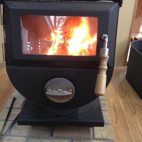 今年も薪ストーブの季節がやってきました 東京都 神奈川県の自然素材の家 注文住宅ならトレカーサ工事