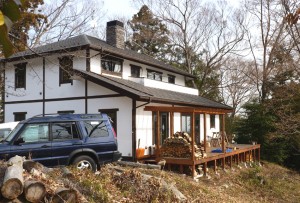 南足柄市　「丘の上の漆喰の家」板倉造り・樹の家