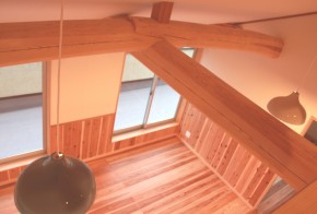古材利用と丸太梁（太鼓梁）｜東京都,神奈川県の自然素材の家