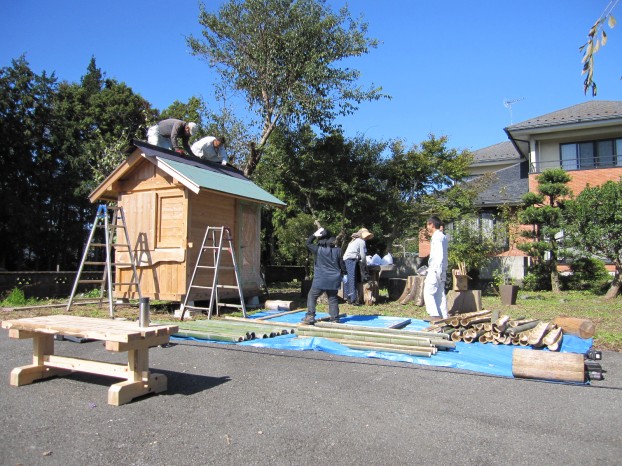 板倉づくりの小屋